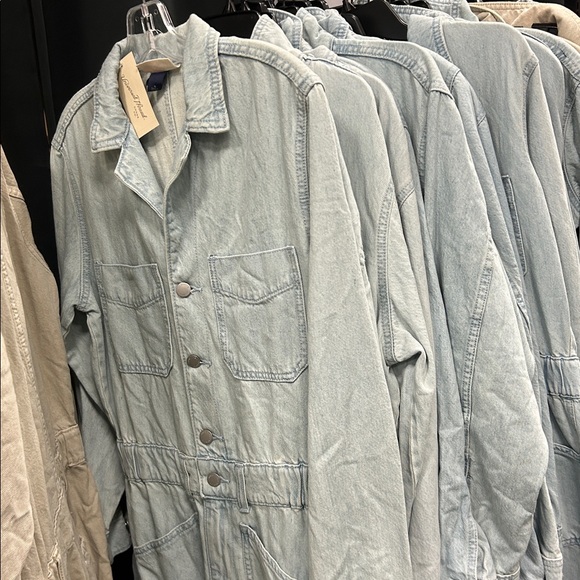 NWT❗️Universal Thread Women’s Baggy Denim Jumpsuit in Light Wash - Picture 10 of 10